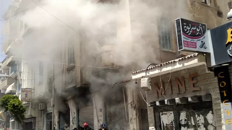 السيطرة على حريق في وحدة سكنية بمنطقة تجارية بالسويس