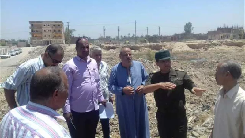 محافظ أسيوط يوجه بإنهاء الأعمال الانشائية في المدارس ..صور