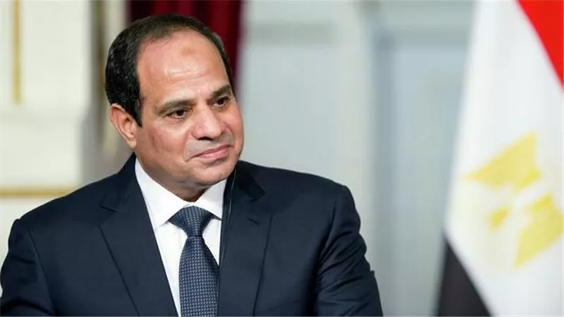 الرئيس خلال اجتماعه بوزير الدفاع ورئيس الاركان: مصر تسابق الزمن من أجل بناء دولة عصرية