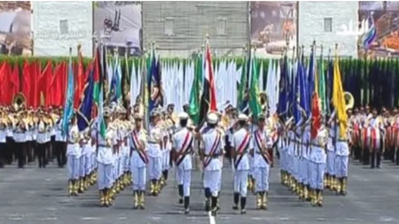 طلاب الشرطة الجدد يؤدون عروضا عسكرية أمام الرئيس في حفل التخرج ..صور