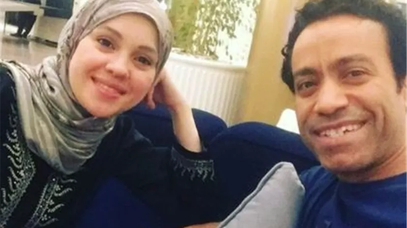 احدث صورة لسامح حسين برفقة زوجتة