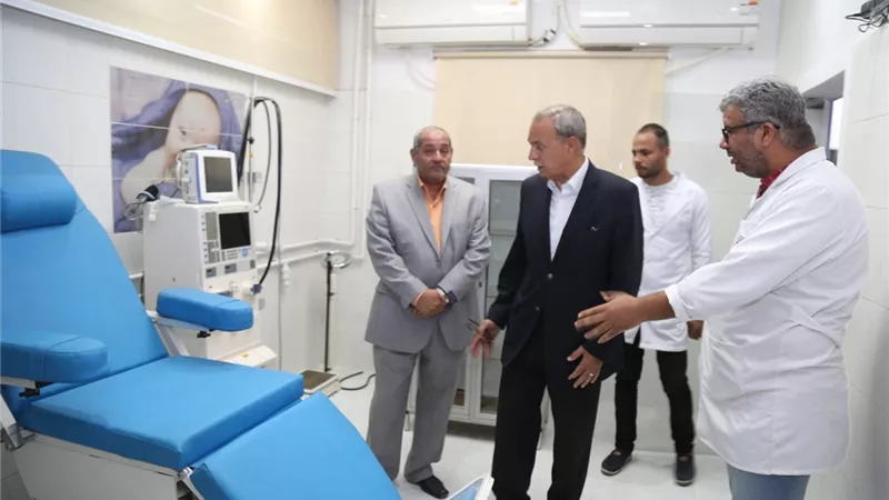الهجان يتفقد وحدة الكلي الصناعي للأطفال بمستشفى قنا العام
