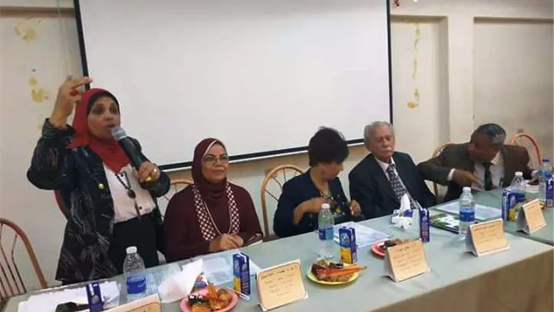 تعليم القاهرة تعقد المؤتمر الاول لحمله الماجستير والدكتوراه.. بالصور