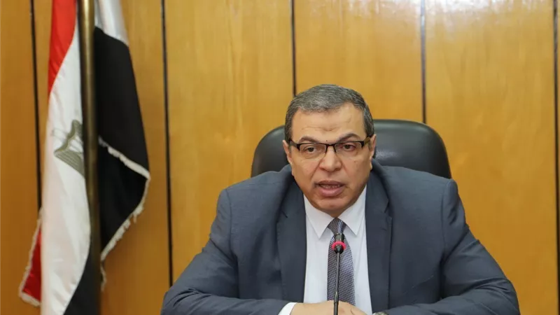 إلغاء وإيقاف نشاط 10 شركات لإلحاق العمالة بالخارج