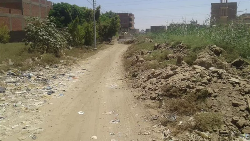 تميهد طريق بديل موازي لطريق دير المحرق بأسيوط حتي انتهاء عملية التطوير