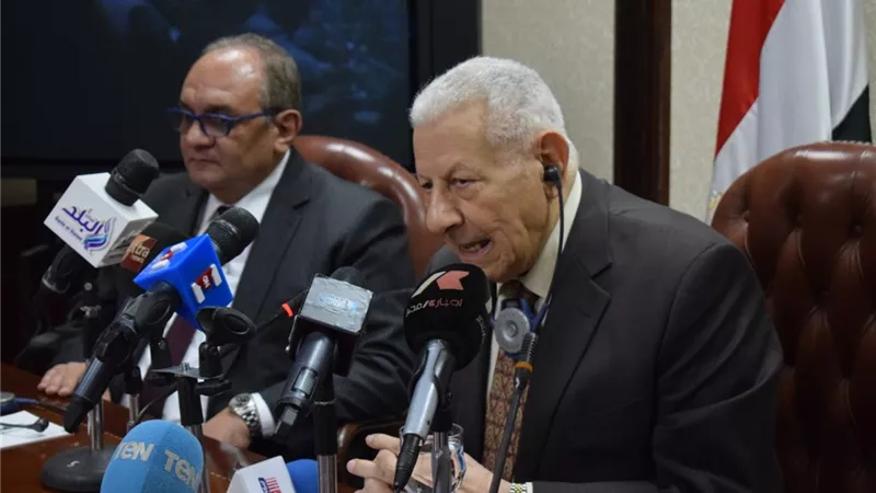 مكرم محمد أحمد: الجزيرة سقطت في مصر.. ولا يوجد في مصر صحفيون بالسجون