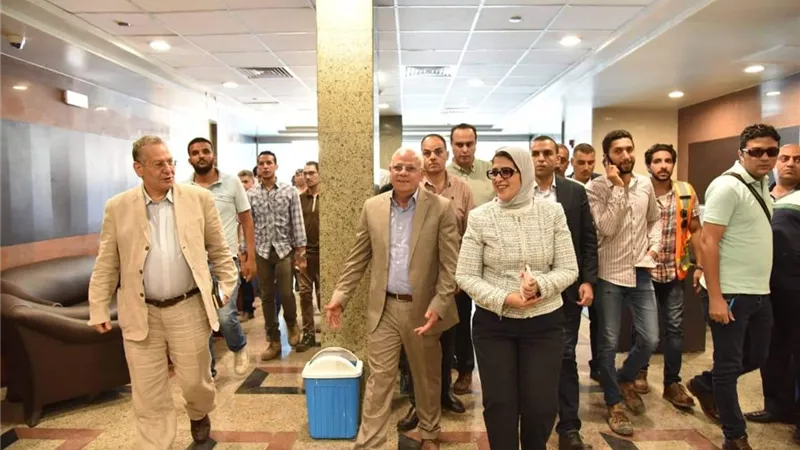 وزيرة الصحة ومحافظ بورسعيد يتفقدان مستشفى الحياة بورفؤاد