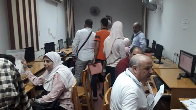 اقبال كبير من طلاب الثانوية العامة على مكتب التنسيق الرئيسي بكلية الاداب باسيوط