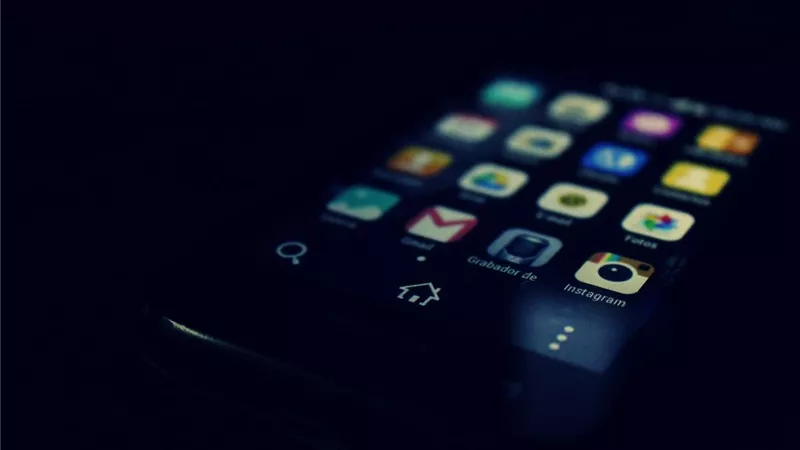 7 تطبيقات خطيرة تتجسس عليك.. يجب حذفها فوراً