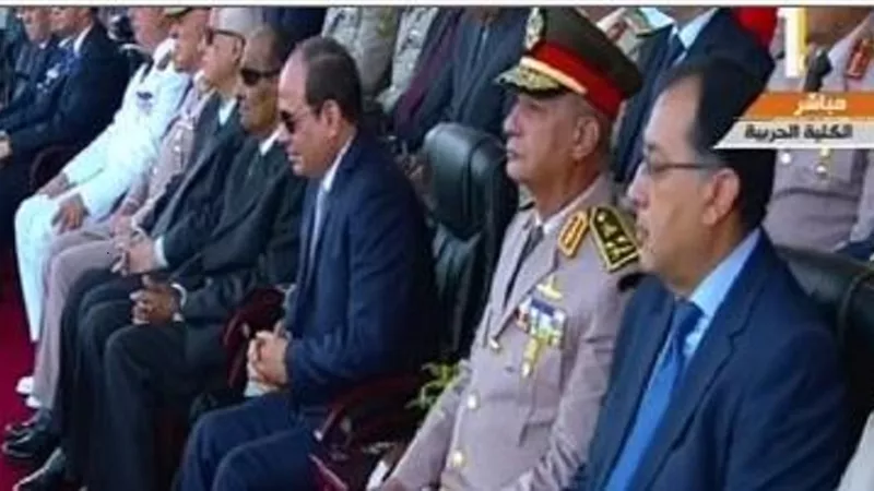 الرئيس يشهد فعاليات حفل تخرج الكليات والمعاهد العسكرية