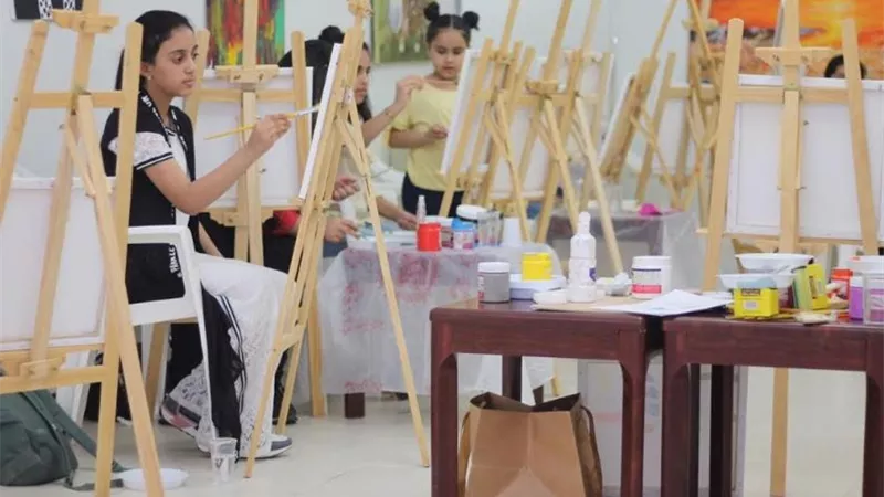 انطلاق فعاليات دورة الرسم بالأكريليك للصغار بثقافة و فنون تبوك