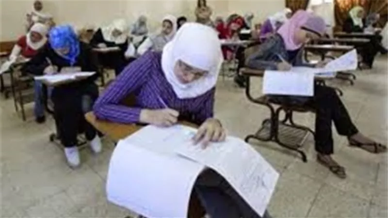 طالبة تتهم رئيس كنترول المنصورة بتبديل أوراق اجاباتها
