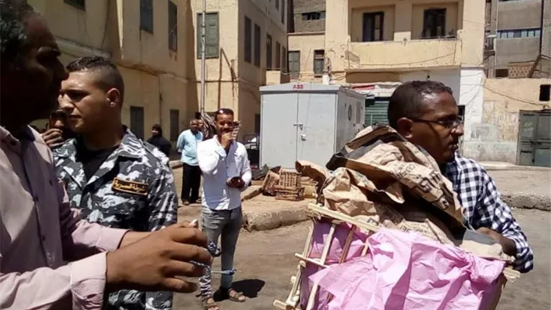 تنفيذ حملة مكبرة لإزالة الإشغالات بمنطقتى بنك مصر بمدينة أسوان