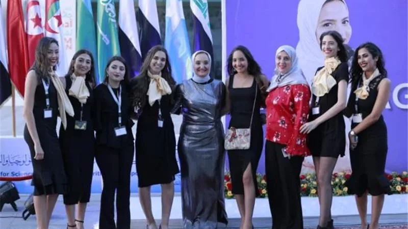 حفل مشروعات التخرج لطلبة اللغة والإعلام بالإسكندرية.. يخطف الأضواء من نجوم المجتمع