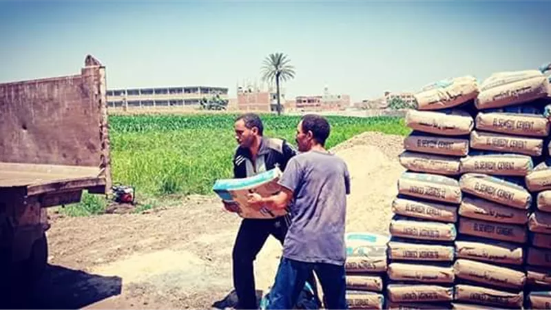المزين تفاجئ مخالفي البناء بالقناطر وتعاقبهم بالقانون