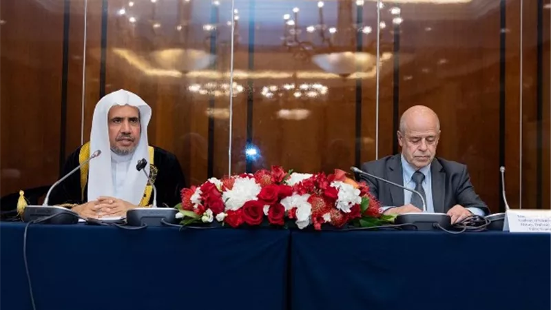 معهد الاستشراق الروسي يمنح د.العيسى الدكتوراه الفخرية