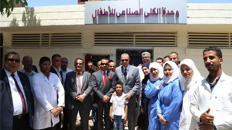 الهجان يفتتح اول وحدة كلي صناعي للأطفال بمستشفى قنا العام