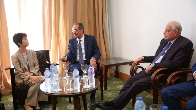 طلعت يبحث مع نائب وزير الاتصالات باليابان التعاون في تكنولوجيا المعلومات والبريد
