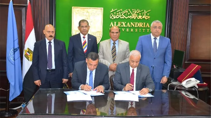 جامعة الإسكندرية توقع بروتوكول تعاون مع شركة بترولية لخدمة البحث والتدريب