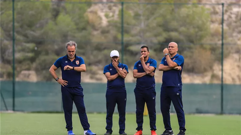 الأهلي يعتمد على التصويبات في مباراة المقاولون
