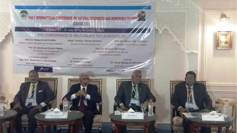 60 باحثاً يمثلون مصر والسعودية فى مؤتمر الطاقة المتجددة بالغردقة بالصور
