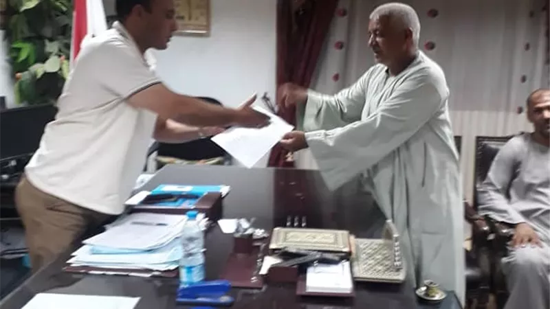 تسليم عقود أول دفعه من تقنين املاك الدولة بالمنشاه بسوهاج