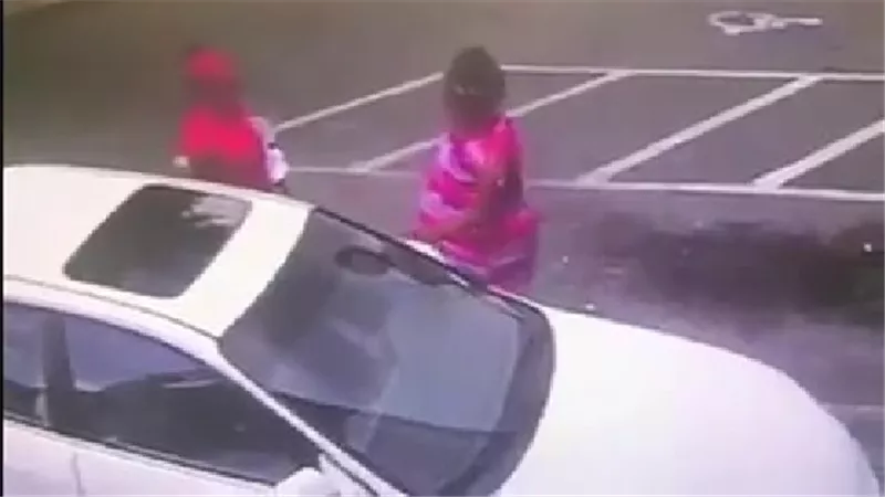 تقتل رضيعها.. لتخوض معركة مع إمرأة أخرى.. فيديو