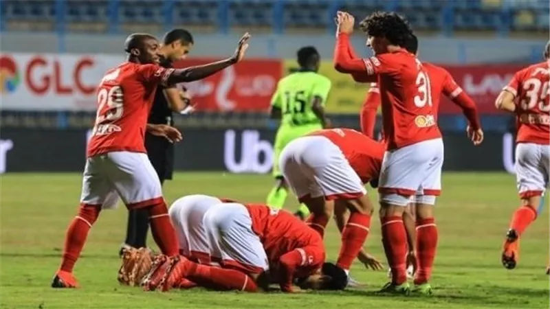 الأهلي يواجه ذئاب الجبل لحسم لقب الدوري