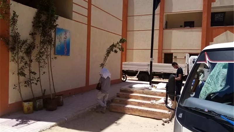 إستزراع المسطحات الخضراء بمعاهد منطقة الأقصر الأزهرية
