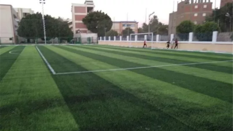 محافظ أسيوط يعلن انتهاء ملعب نجيل صناعي قانوني بمركز شباب الواسطى بالفتح
