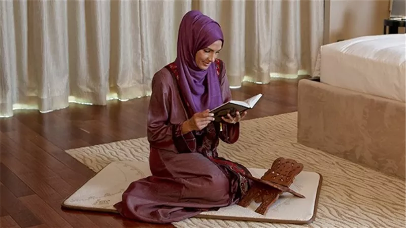 أمين الفتوى:قراءة المرأة للقرآن بالحجاب ليس واجباً