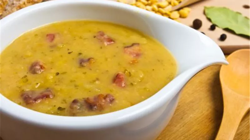 بخطوات سهلة ومذاق شهى.. طريقة عمل شوربة العدس باللحم