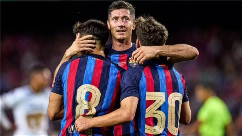 حرمان لاعبي برشلونة من الاستحمام لهذا السبب