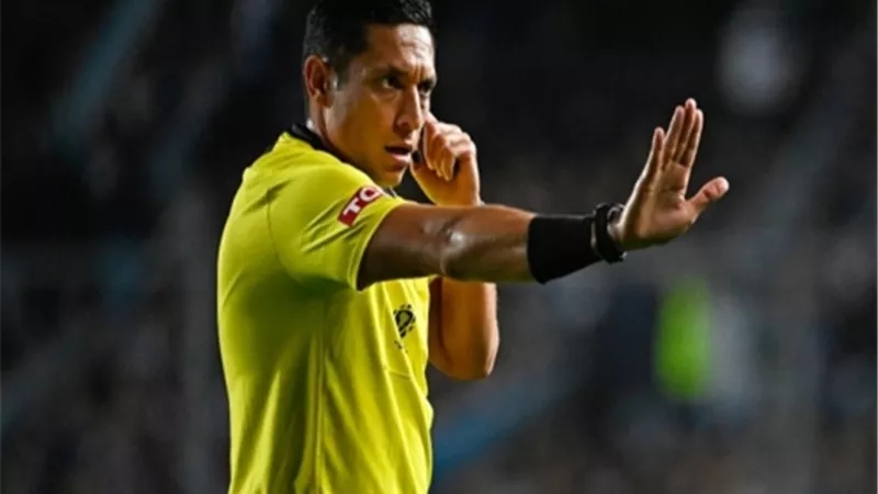 من هو خيسوس فالنزويلا حكم مباراة الأهلي ضد اتحاد جدة؟