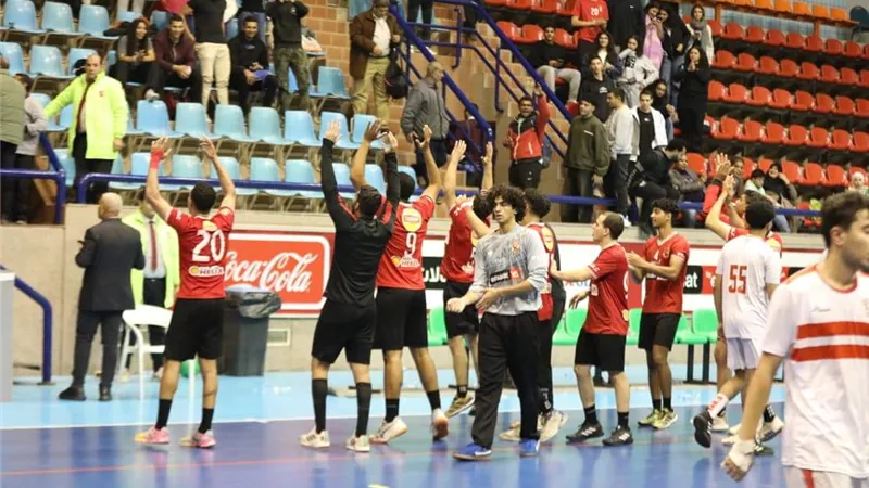 شباب يد الأهلي يفوز على الزمالك 39-33 في دوري المحترفين