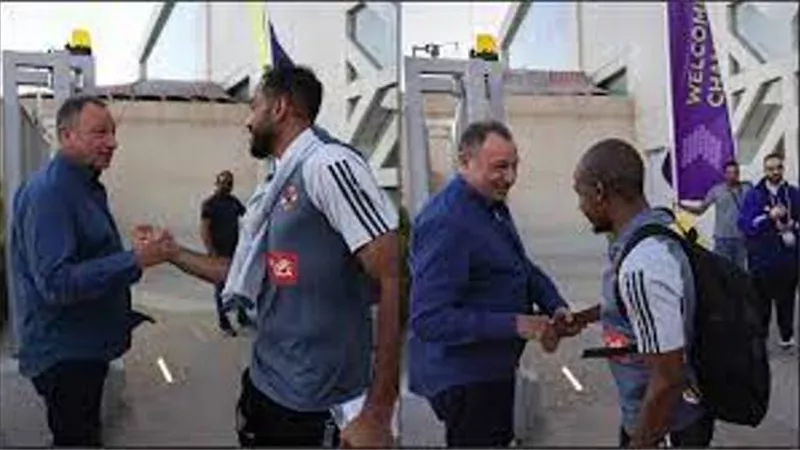 شحن اللاعبين .. كواليس لقاء رئيس الاهلى مع لاعبيه قبل مواجهة العميد بالمونديال