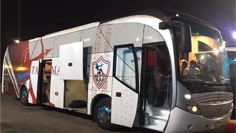 وصول حافلة الزمالك إلى ستاد برج العرب استعداداً لمواجهة المصري