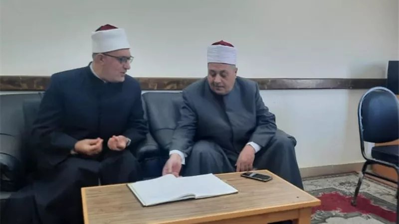 رئيس المعاهد وأمين 
