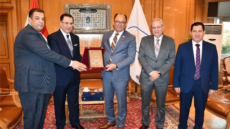 رئيس جامعة حلوان : التعاون مع جريدة الجمهورية لتوفير فرص تدريب خريجي الجامعة