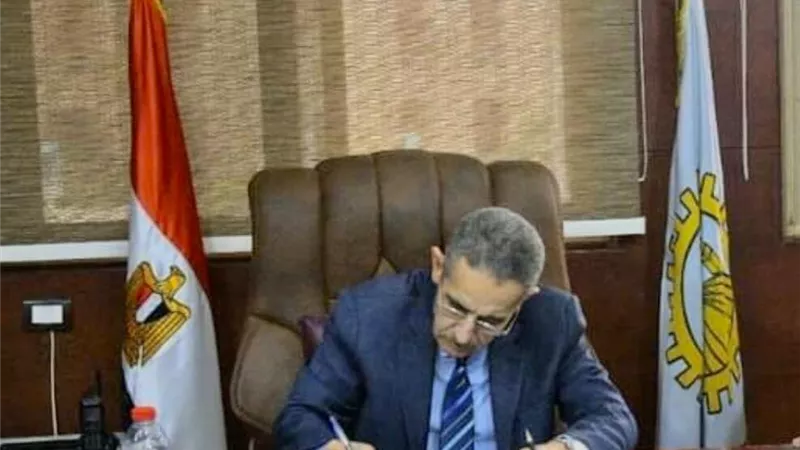 محافظ الغربية يعتمد جداول امتحانات الفصل الدراسي الأول