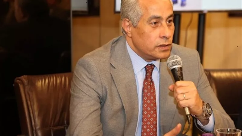 شحاتة يستمع الى مشاكل المصريين بالرياض ويشكرهم على المشاركة في الإنتخابات الرئاسية