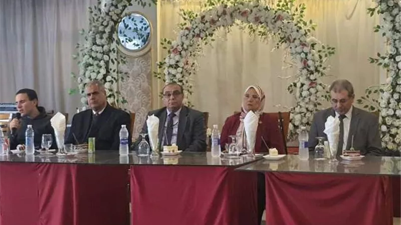 تكرم مدير الإدارة العامة لطب الوقائي بالمنيا لبلوغه سن المعاش
