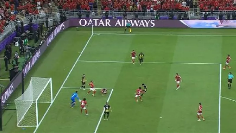 شاهد .. الشناوى ينقذ مرمى الاهلى من هدف محقق