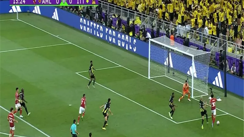 هانى يهدر فرصة الهدف الاول للاهلى فى شباك اتحاد جدة .. شاهد