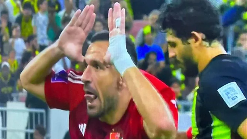 شاهد احتفال معلول بالهدف الاول للاهلى فى شباك اتحاد جدة