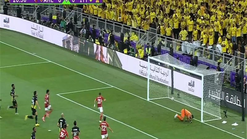 شوط تعملق الشناوى .. الاهلى يتقدم على اتحاد جدة بهدف معلول .. فيديو