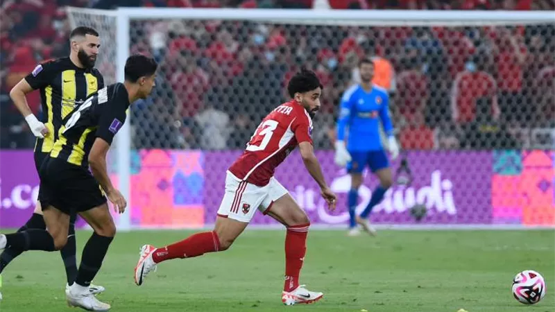 صور .. الخطيب يهنئ اللاعبين .. ويؤكد: تستحقون ان نراكم فى النهائى