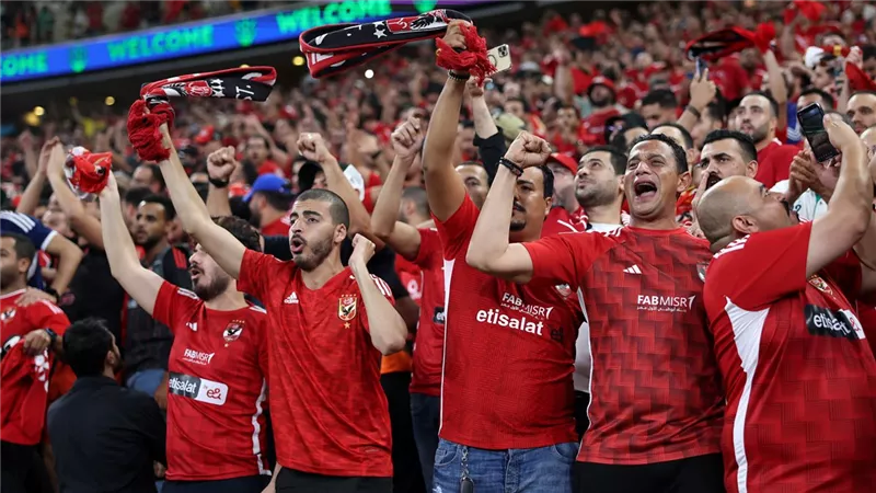 صور .. جماهير الأهلى واتحاد جدة 