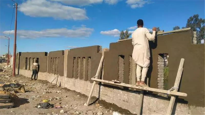 رئيس مدينة سمالوط يتفقد استكمال أعمال البناء بكورنيش سمالوط