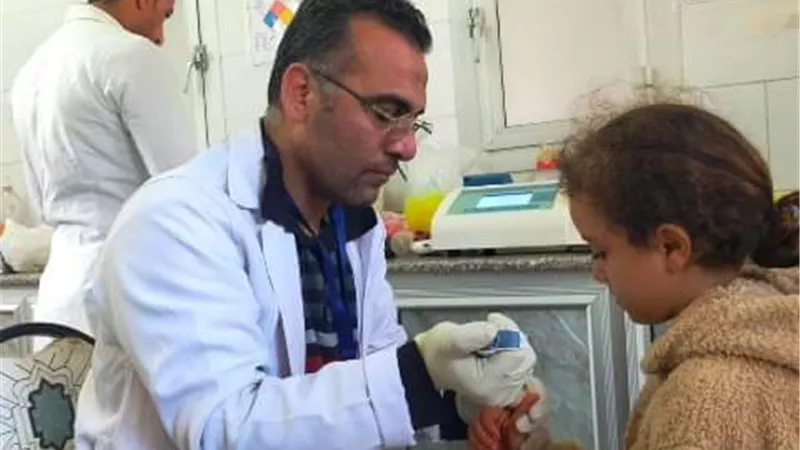 الكشف الطبي وصرف العلاج بالمجان ل3022 مريضا بالشرقية